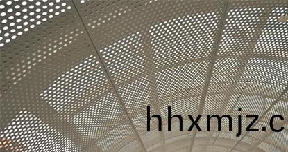 揮汗如雨——鋁單闆將走(zou)進健身(shen)房！